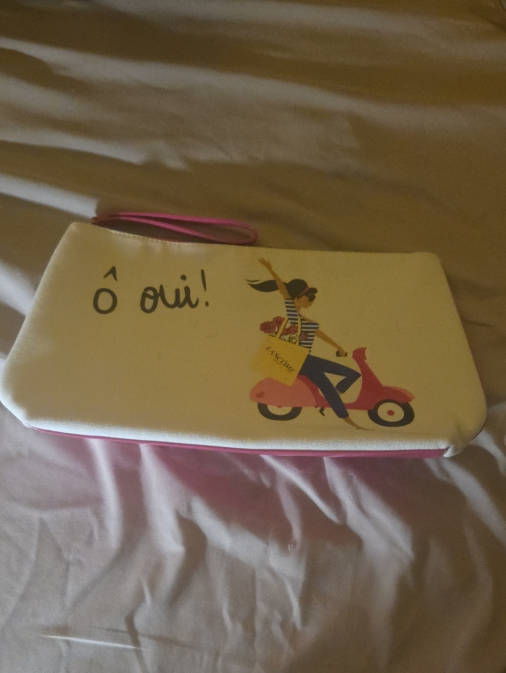 White & Pink 'Ô oui!' Wristlet Pouch